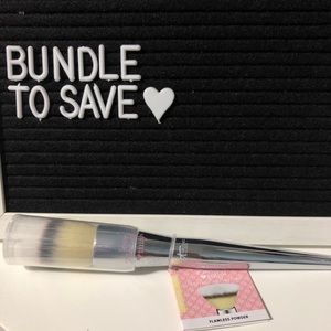 It cosmetics for Ulta love fully powder brush